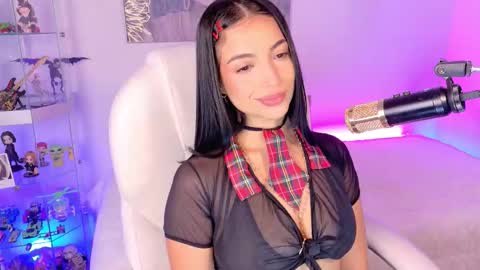 Snapshot of oliviamcneill chatting on December 5, 2025, 12:03 pm Olivia Mcneill online show from December 5, 2025, 12:03 pm