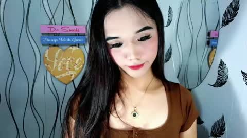 NICOLE online show from May 22, 2026, 8:42 am