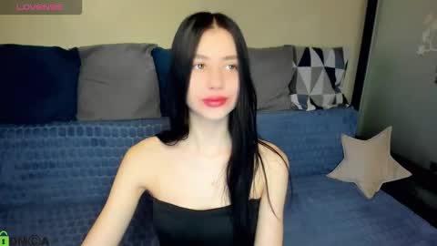 oliviarichi online show from March 30, 2026, 7:53 am