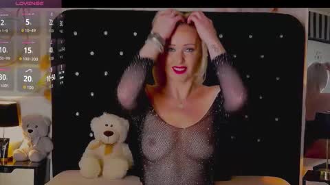 Olivia online show from January 14, 2026, 10:25 pm