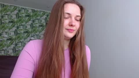 Olivia online show from April 19, 2026, 4:12 am