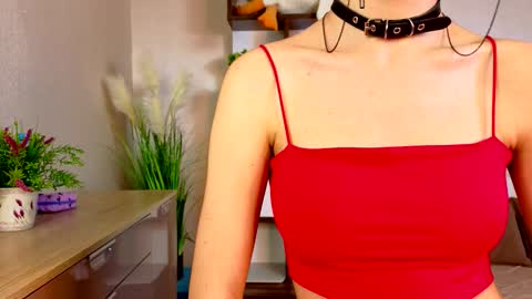 Snapshot of oliviastanton chatting on October 28, 2025, 1:25 pm oliviastanton online show from October 28, 2025, 1:25 pm