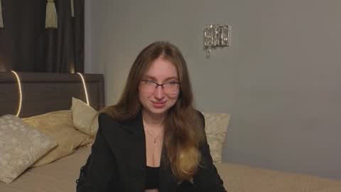 Kylie online show from September 22, 2025, 6:32 pm