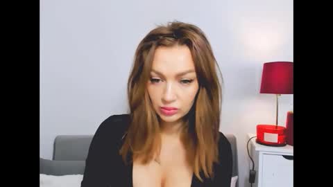 OliviaWomen online show from December 22, 2024, 6:06 am