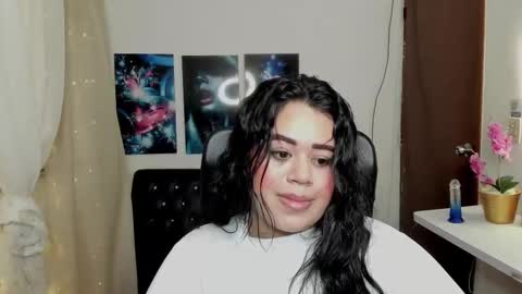 oliviia_cute online show from November 21, 2025, 5:39 am