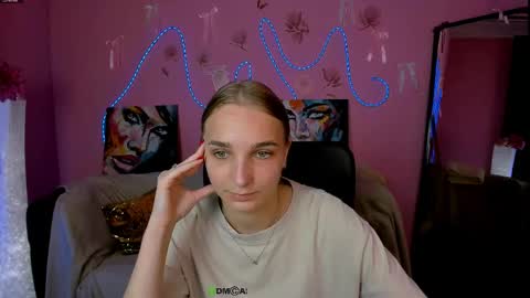 Ollivia online show from May 6, 2026, 5:46 am