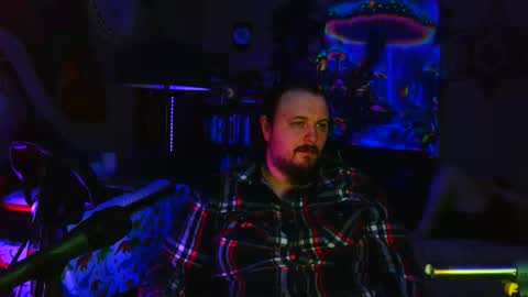 olydomdaddy online show from May 4, 2026, 11:17 am