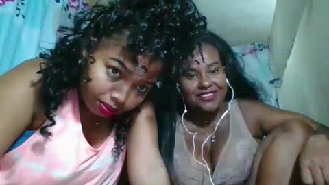 Snapshot of olyvienne90 chatting on December 20, 2025, 8:32 am olyvienne90 online show from December 20, 2025, 8:32 am