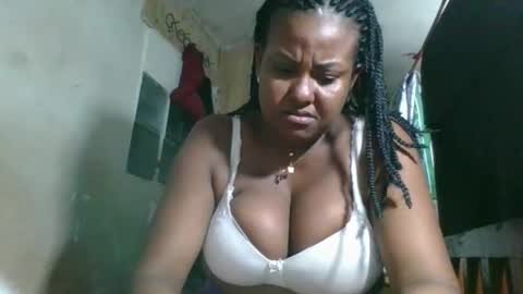 Snapshot of olyvienne90 chatting on January 13, 2026, 4:56 pm olyvienne90 online show from January 13, 2026, 4:56 pm