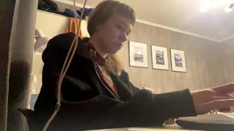 Eva online show from May 23, 2026, 12:31 pm