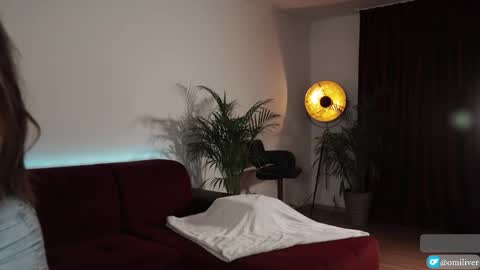    or    online show from September 18, 2025, 5:26 pm