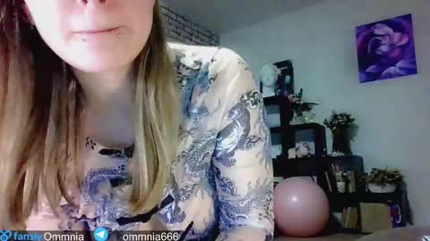 Emma Talk only with followers online show from March 9, 2025, 7:37 pm