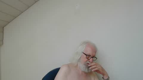 Somewhere over the rainbow online show from July 15, 2026, 7:02 am