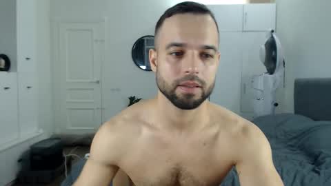 onebestlover online show from December 20, 2025, 7:37 am