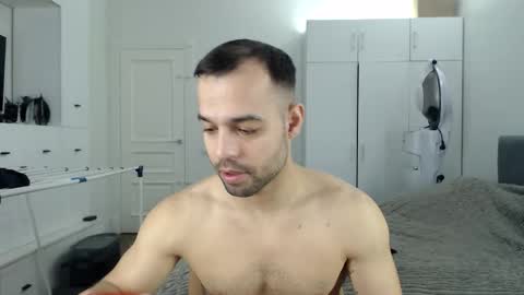 onebestlover online show from February 8, 2026, 8:29 am