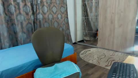 oneboy1x1 online show from April 16, 2026, 5:14 pm