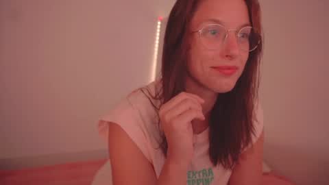 Snapshot of onelittlemermaid chatting on May 7, 2026, 9:31 pm Ariel online show from May 7, 2026, 9:31 pm