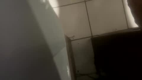 onesmallweenie online show from February 25, 2026, 9:19 am