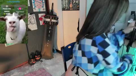 oni_dakotta online show from October 24, 2025, 12:01 pm