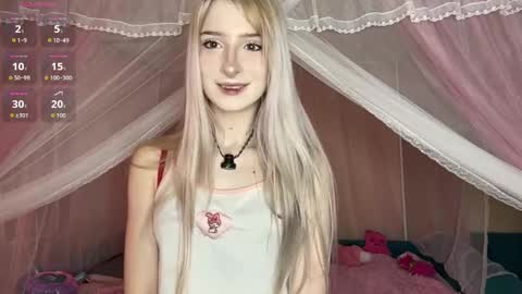 Snapshot of onlyeva1 chatting on May 25, 2026, 8:42 am Eva online show from May 25, 2026, 8:42 am