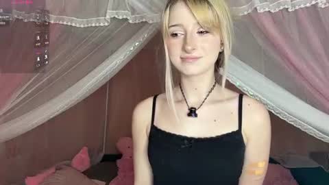 Snapshot of onlyeva1 chatting on June 19, 2026, 10:19 am Eva online show from June 19, 2026, 10:19 am