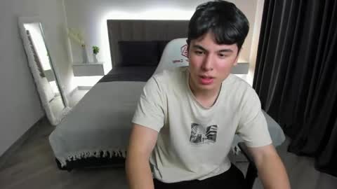 Rafael online show from April 19, 2026, 1:05 am