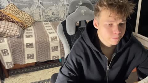 Snapshot of oofcblesssexx chatting on December 8, 2024, 1:36 pm bless god online show from December 8, 2024, 1:36 pm