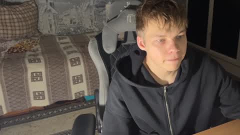 Snapshot of oofcblesssexx chatting on December 9, 2024, 1:29 am bless god online show from December 9, 2024, 1:29 am