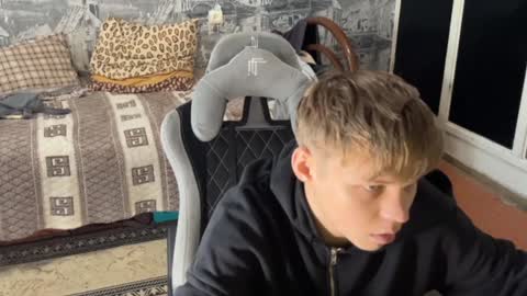 Snapshot of oofcblesssexx chatting on December 20, 2024, 11:21 am bless god online show from December 20, 2024, 11:21 am