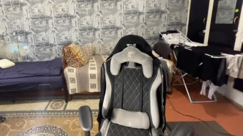 Snapshot of oofcblesssexx chatting on December 28, 2024, 11:30 am bless god online show from December 28, 2024, 11:30 am