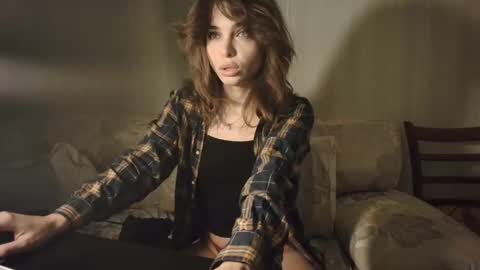 ophelia blue online show from November 9, 2025, 4:00 am