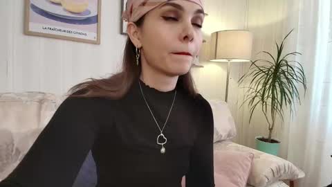 Snapshot of ophelia_blue chatting on January 17, 2026, 12:21 pm ophelia blue online show from January 17, 2026, 12:21 pm