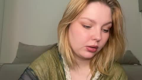 Snapshot of opheliaritz chatting on July 1, 2026, 6:48 am Ophelia online show from July 1, 2026, 6:48 am