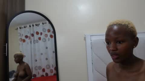 opulent_vixen online show from April 26, 2026, 9:01 pm