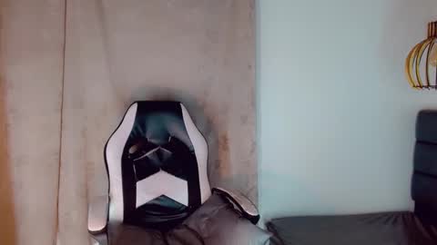 Oriana braom online show from February 25, 2025, 2:03 am