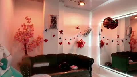 Snapshot of oriana_colby chatting on February 17, 2026, 12:01 pm Oriana online show from February 17, 2026, 12:01 pm