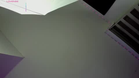 Miss Guzman  online show from December 22, 2025, 11:02 pm