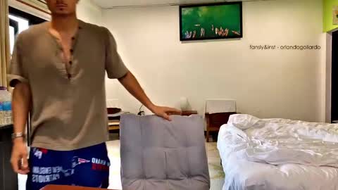 Snapshot of orlando__bloom chatting on February 2, 2026, 7:51 am Fansly and Instagram - online show from February 2, 2026, 7:51 am