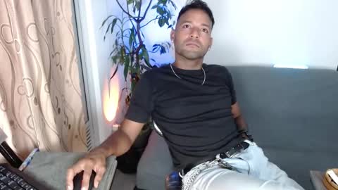orlando_horny online show from October 8, 2025, 3:59 am