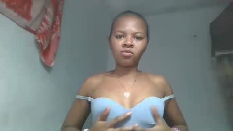 ornellahhh online show from October 22, 2025, 6:57 am