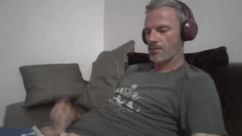 orwel09 online show from April 18, 2026, 6:34 pm