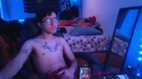 Snapshot of oscar252s chatting on November 26, 2025, 5:08 am Oscar online show from November 26, 2025, 5:08 am