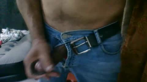 oscarjhe3512 online show from November 4, 2025, 10:31 pm