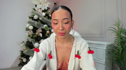 Snapshot of oshun_25 chatting on December 23, 2024, 12:41 pm Oshun  online show from December 23, 2024, 12:41 pm