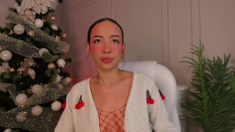 Snapshot of oshun_25 chatting on December 23, 2024, 7:41 pm Oshun  online show from December 23, 2024, 7:41 pm