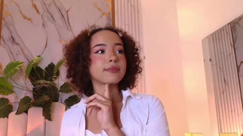 Snapshot of oshun_25 chatting on January 7, 2025, 12:09 pm Oshun  online show from January 7, 2025, 12:09 pm