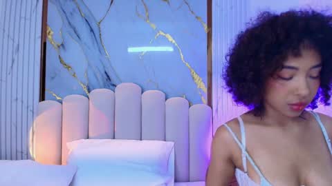 Snapshot of oshun_25 chatting on February 4, 2025, 11:49 am Oshun  online show from February 4, 2025, 11:49 am