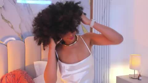 Snapshot of oshun_25 chatting on September 29, 2025, 12:10 pm Oshun  online show from September 29, 2025, 12:10 pm