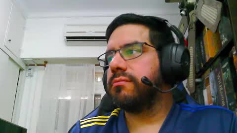 Snapshot of osito_c chatting on December 5, 2024, 6:33 pm Oso online show from December 5, 2024, 6:33 pm