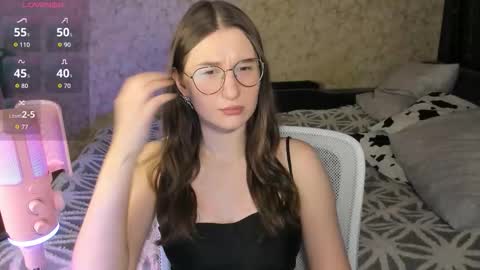 Leliana online show from November 17, 2025, 4:13 pm